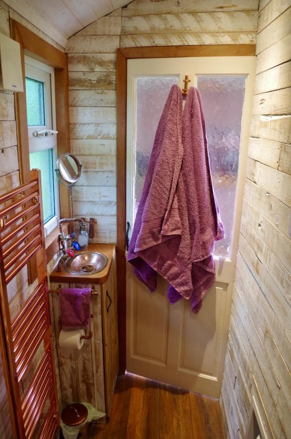 Cherry Tub In The Orchard. Cozy Getaway Stillington Экстерьер фото